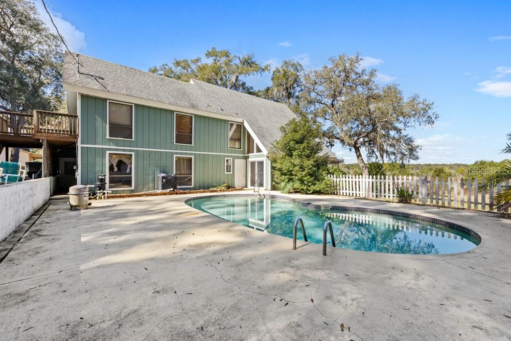 Image 41 of 79 For 19621 Lake Lincoln Lane