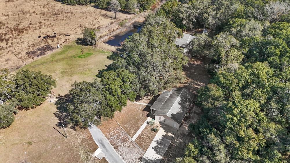 Image 59 of 79 For 19621 Lake Lincoln Lane