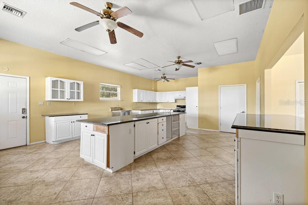 Image 72 of 79 For 19621 Lake Lincoln Lane