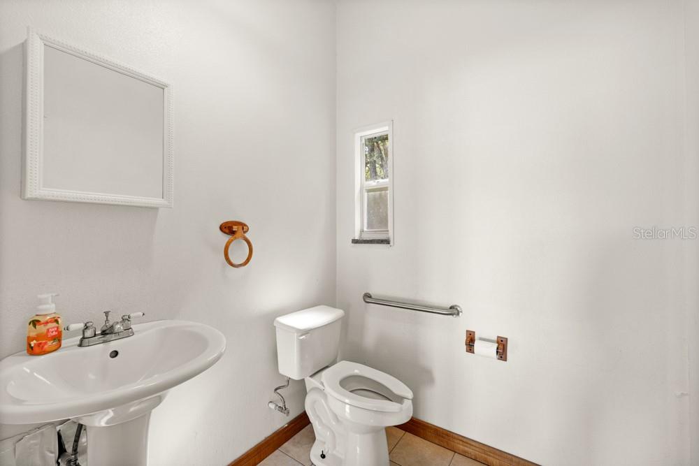 Image 78 of 79 For 19621 Lake Lincoln Lane