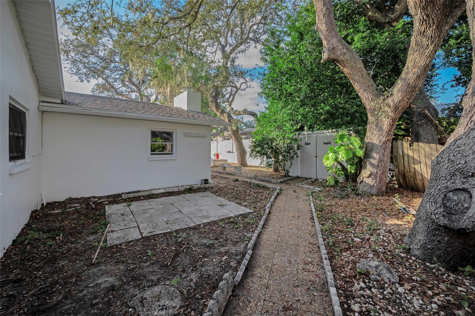 Image 13 of 51 For 14557 Apache Avenue