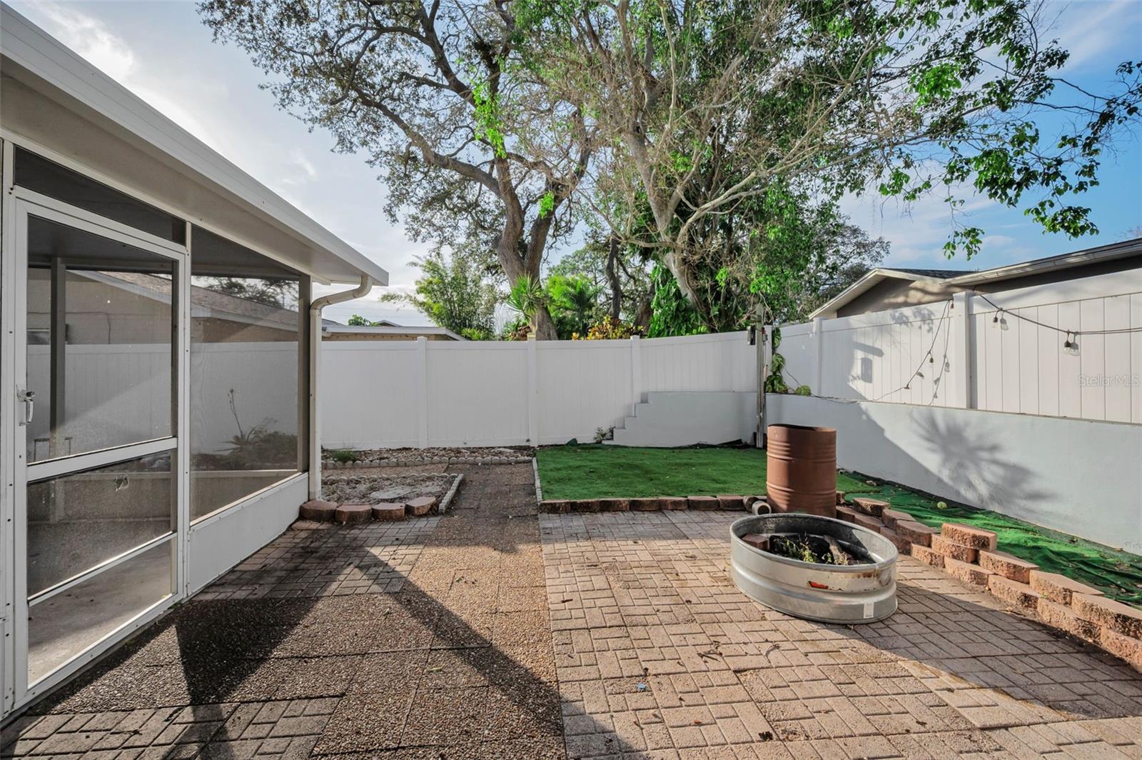 Image 16 of 51 For 14557 Apache Avenue