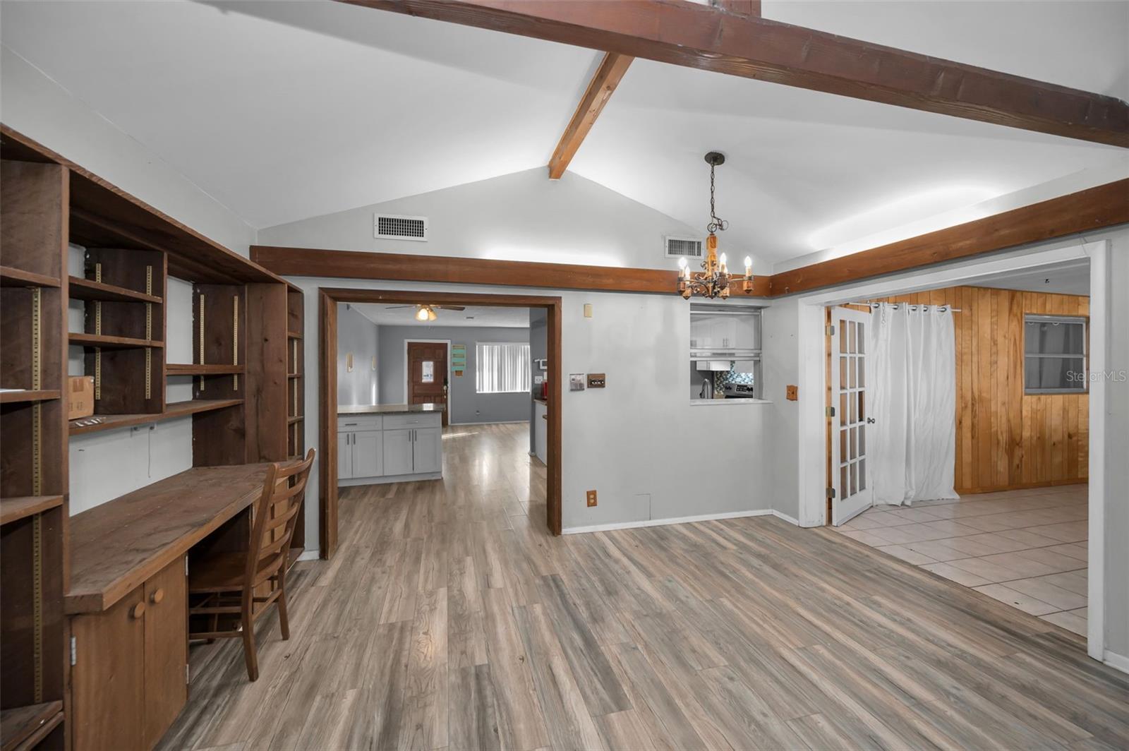 Image 22 of 51 For 14557 Apache Avenue