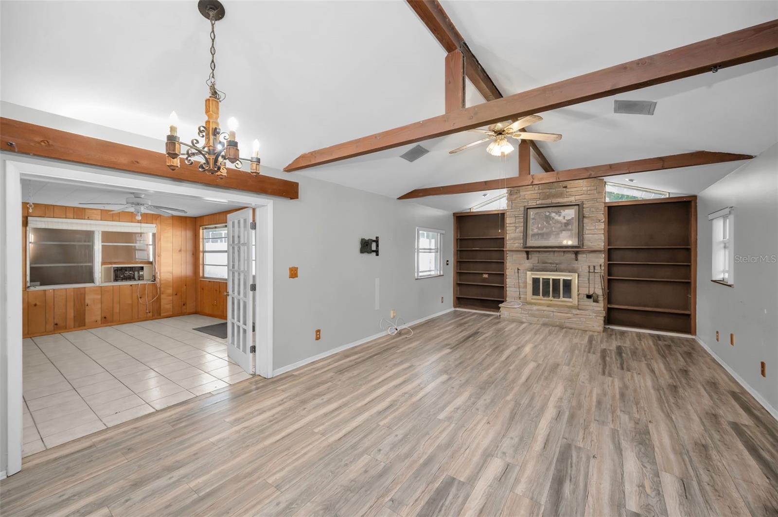 Image 23 of 51 For 14557 Apache Avenue