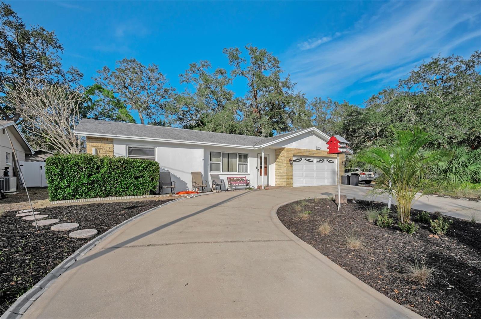 Image 3 of 51 For 14557 Apache Avenue