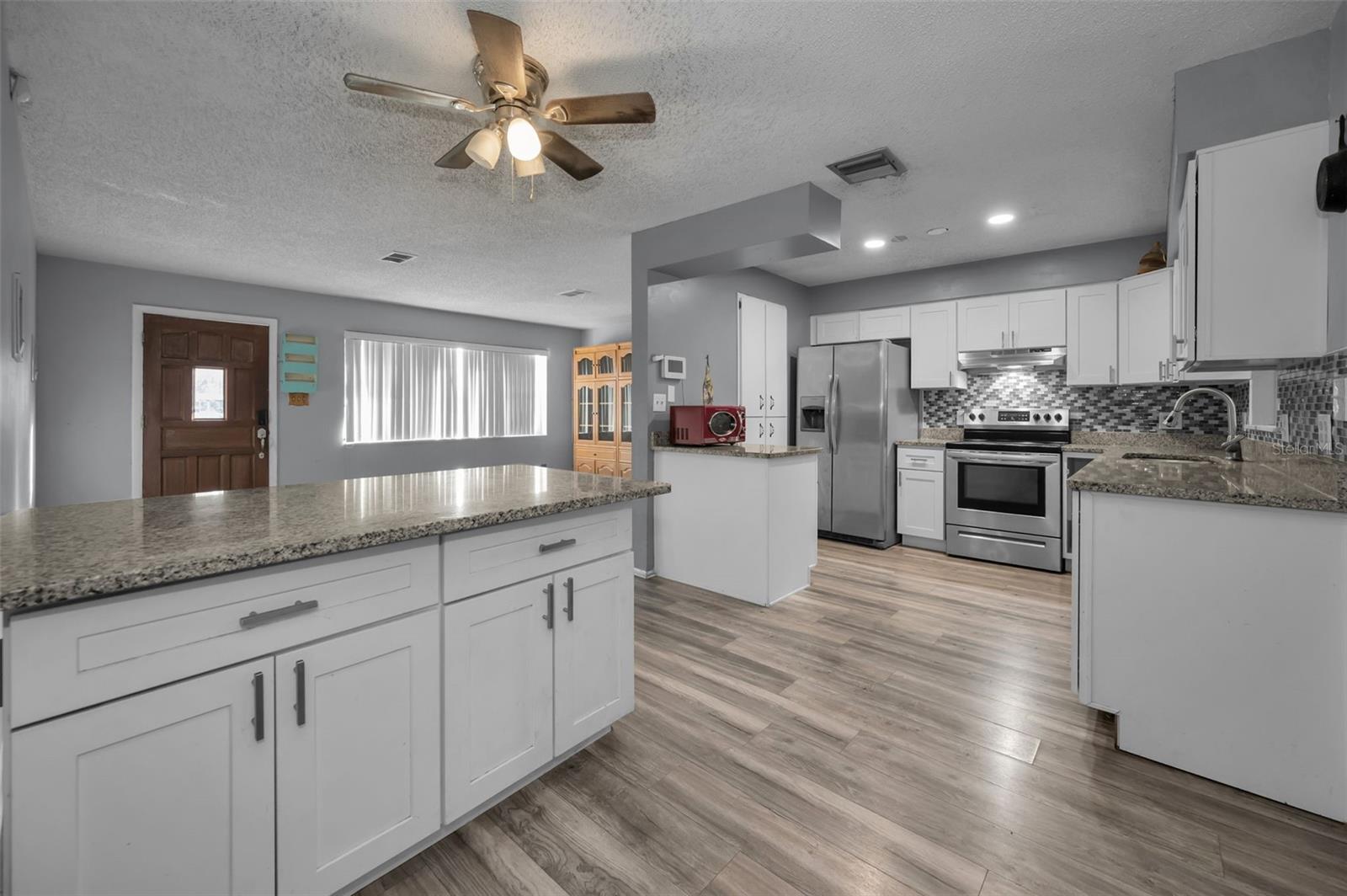 Image 36 of 51 For 14557 Apache Avenue