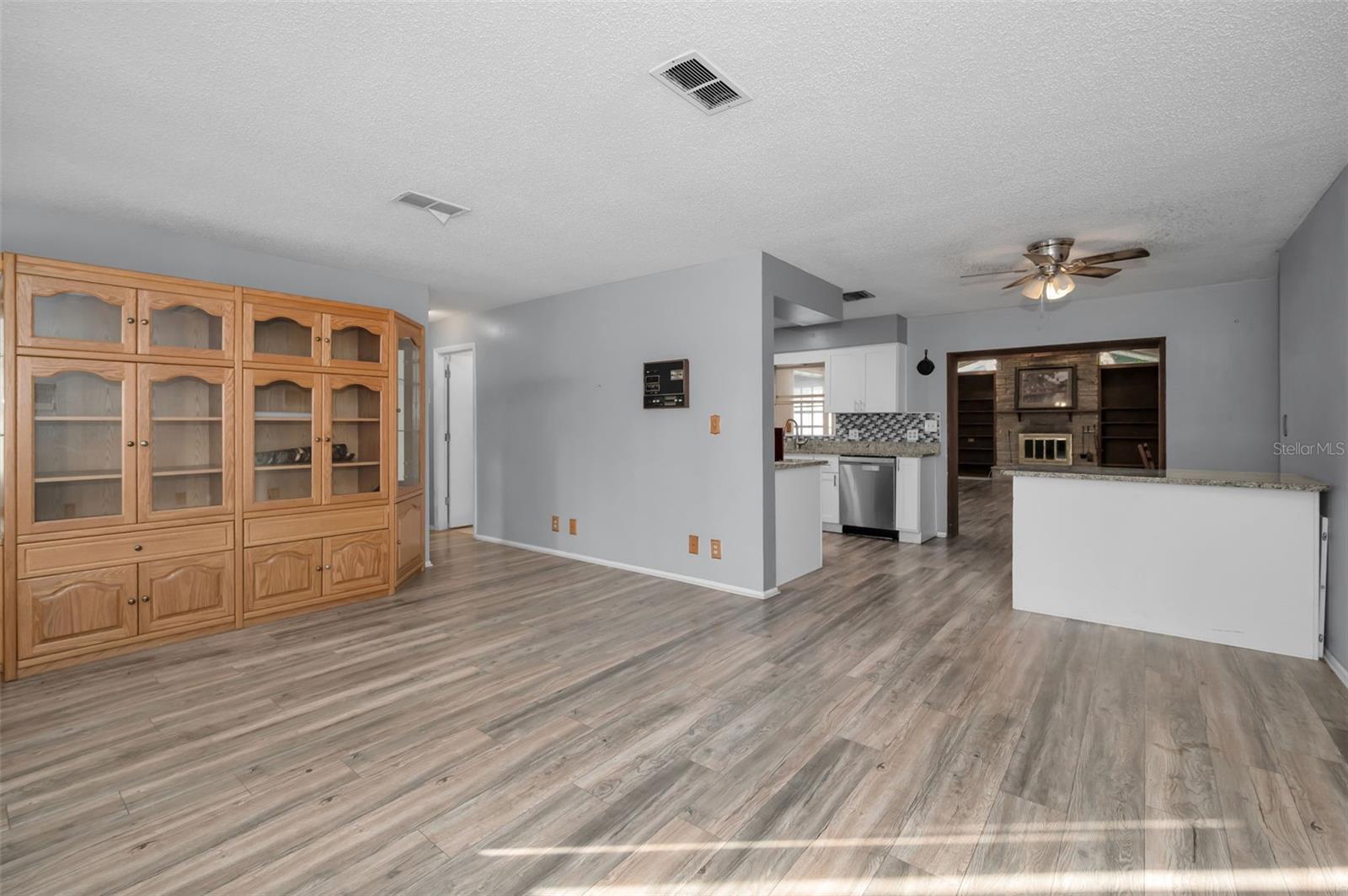 Image 40 of 51 For 14557 Apache Avenue