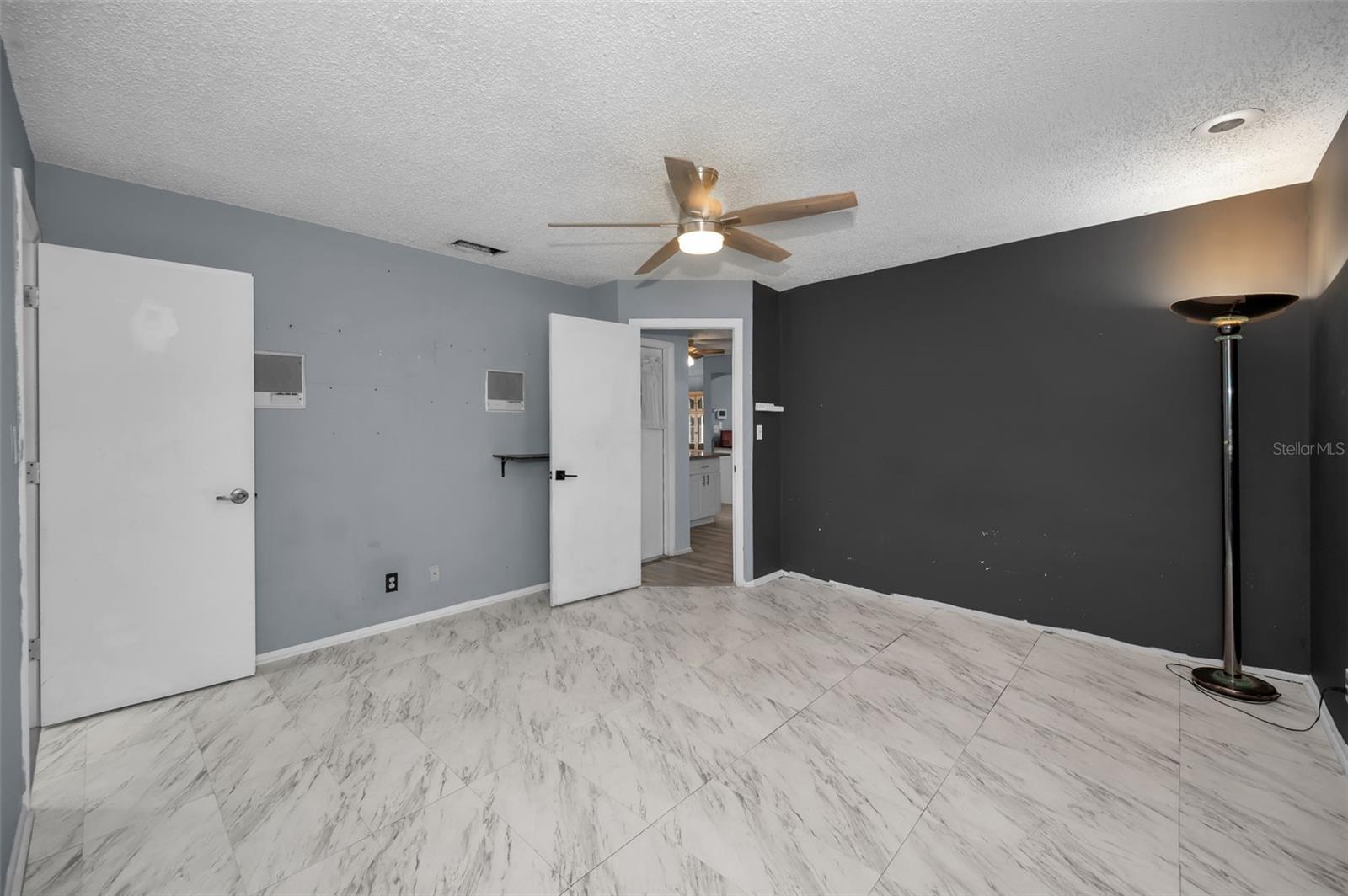 Image 43 of 51 For 14557 Apache Avenue