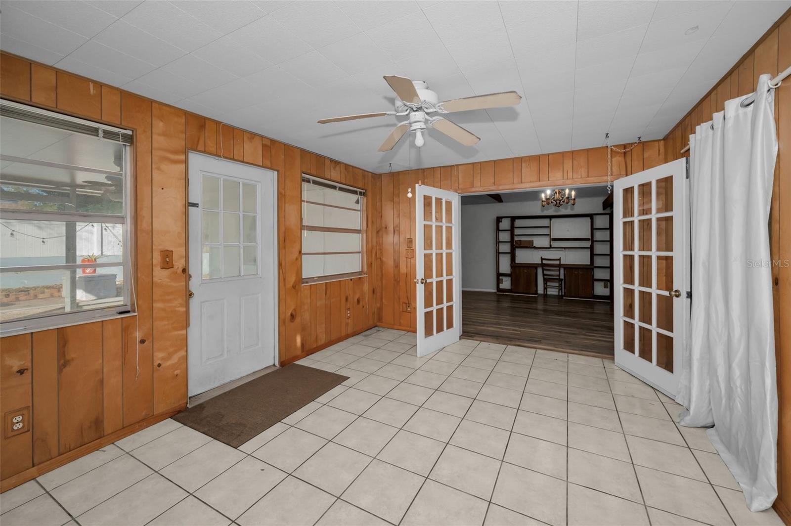 Image 45 of 51 For 14557 Apache Avenue