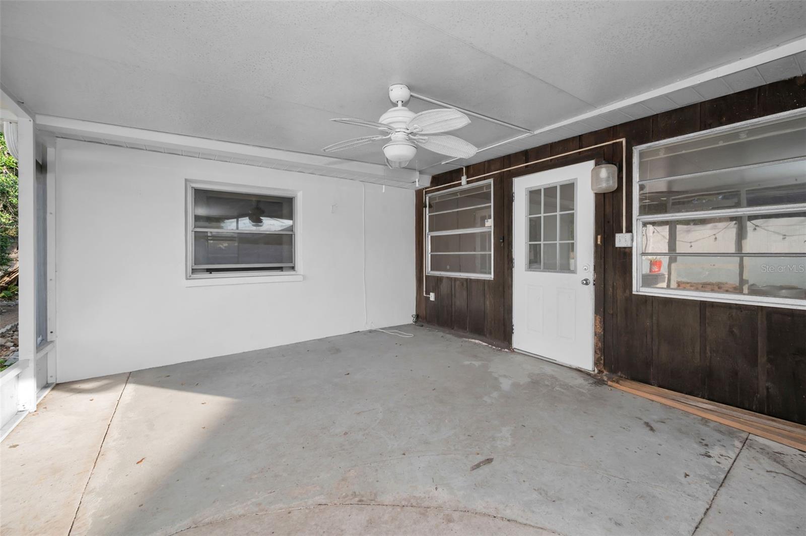 Image 47 of 51 For 14557 Apache Avenue