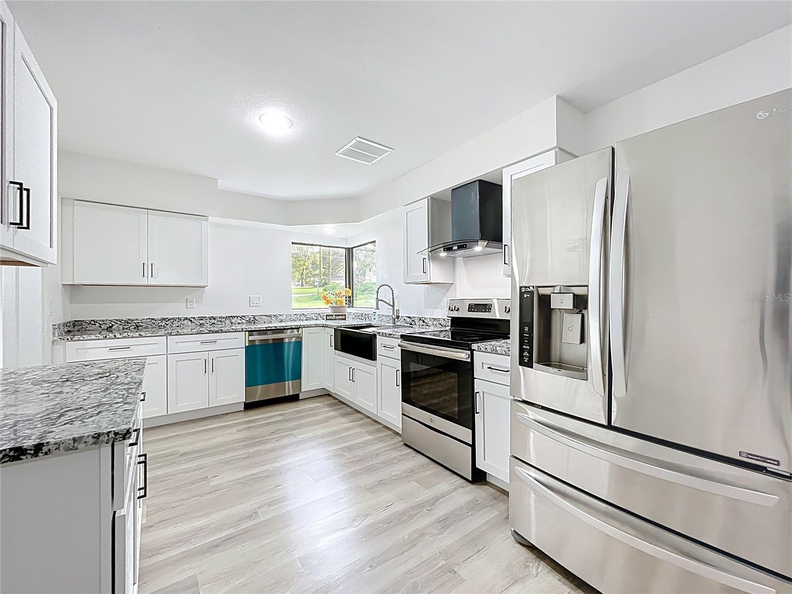 Image 3 of 51 For 1014 Oak Lane