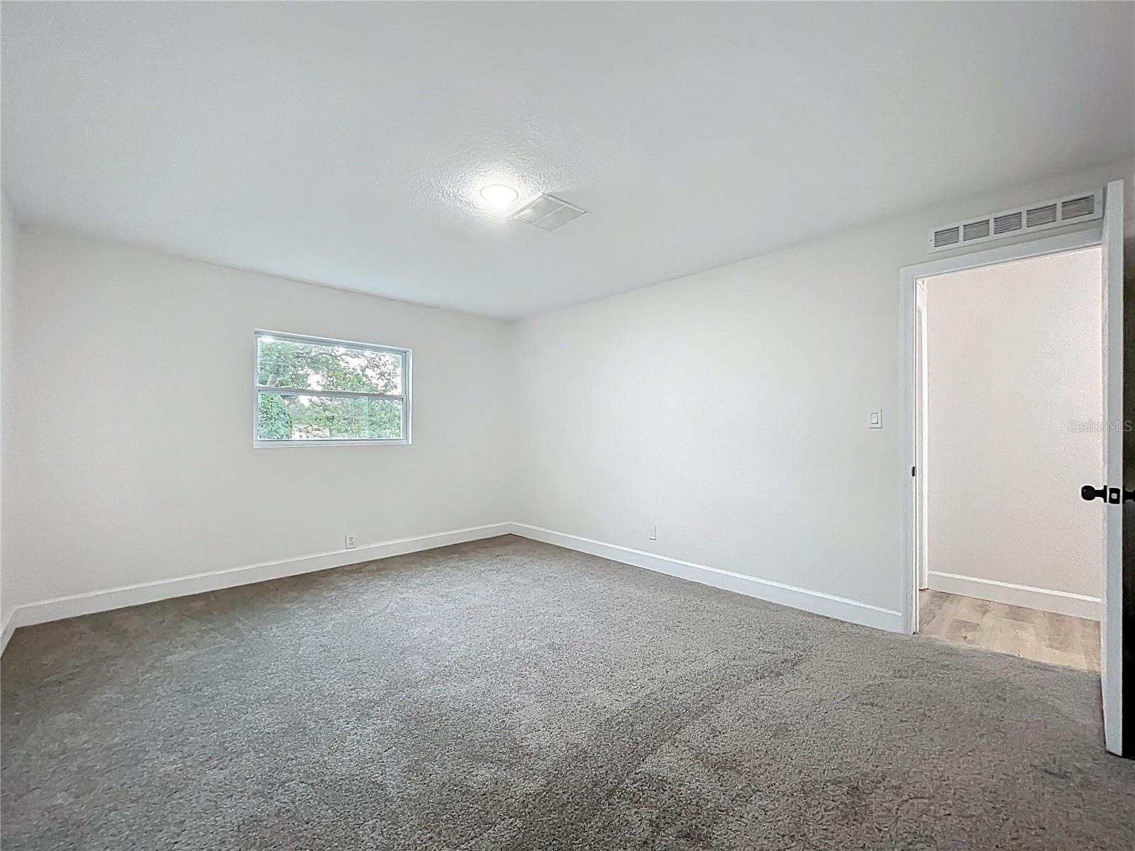 Image 34 of 51 For 1014 Oak Lane