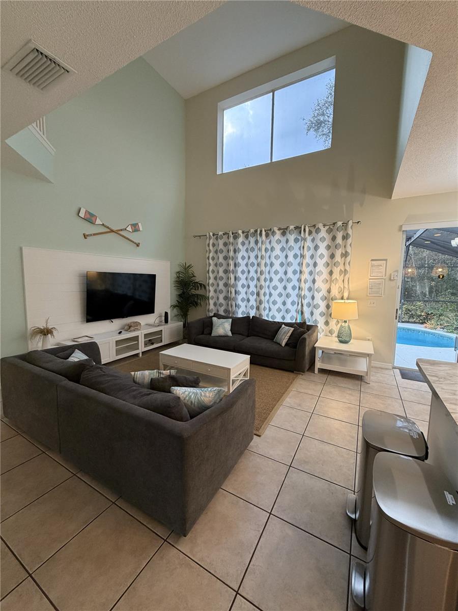 Image 13 of 49 For 1055 Lake Berkley Drive