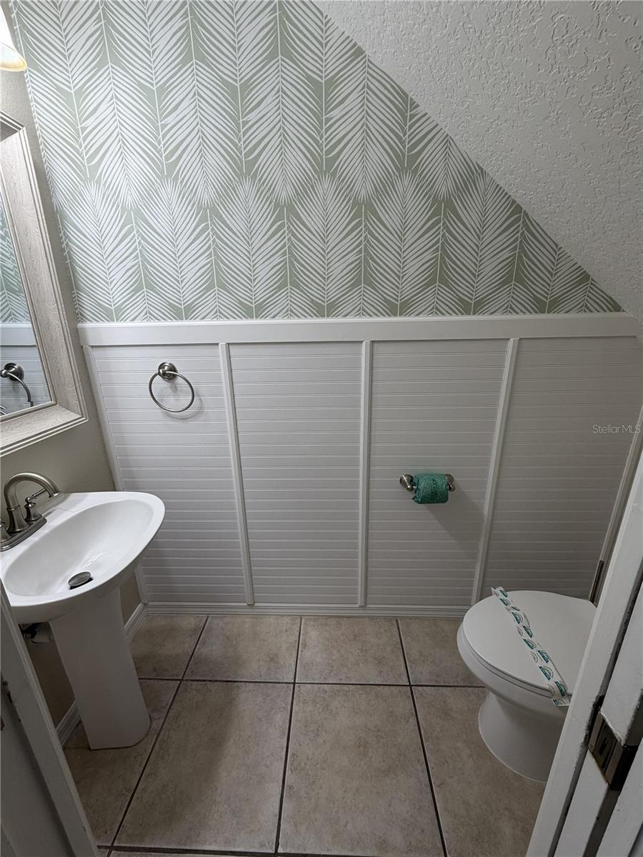 Image 14 of 49 For 1055 Lake Berkley Drive