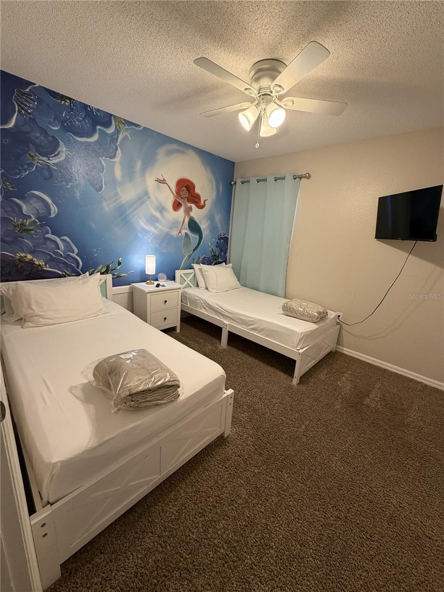 Image 31 of 49 For 1055 Lake Berkley Drive