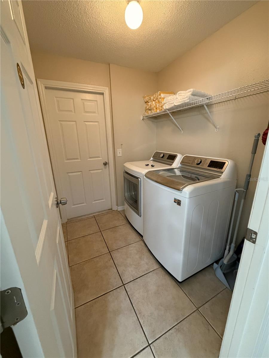 Image 35 of 49 For 1055 Lake Berkley Drive