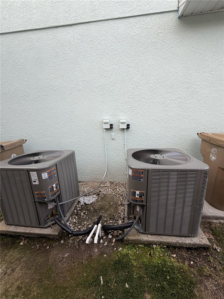 Image 41 of 49 For 1055 Lake Berkley Drive