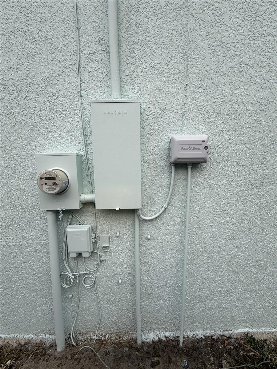 Image 44 of 49 For 1055 Lake Berkley Drive