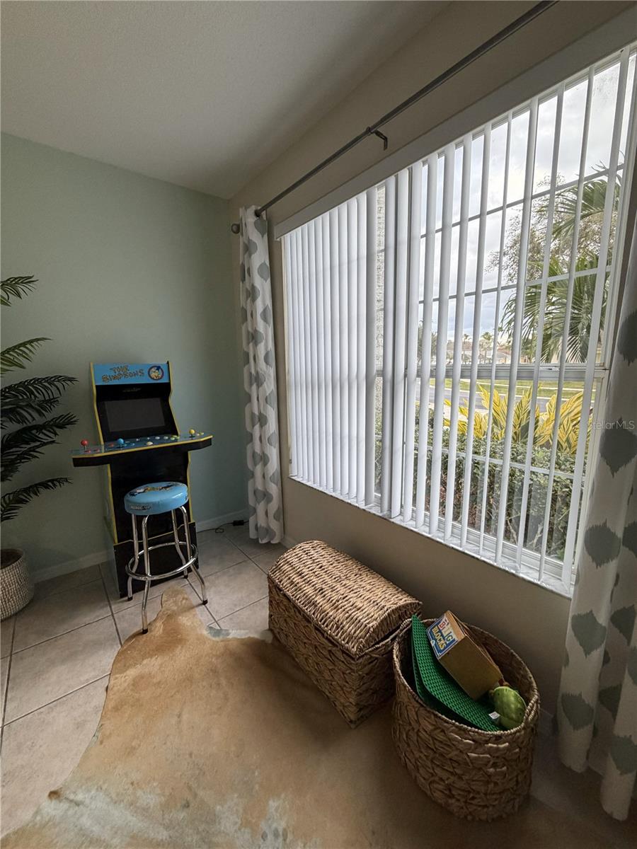 Image 5 of 49 For 1055 Lake Berkley Drive