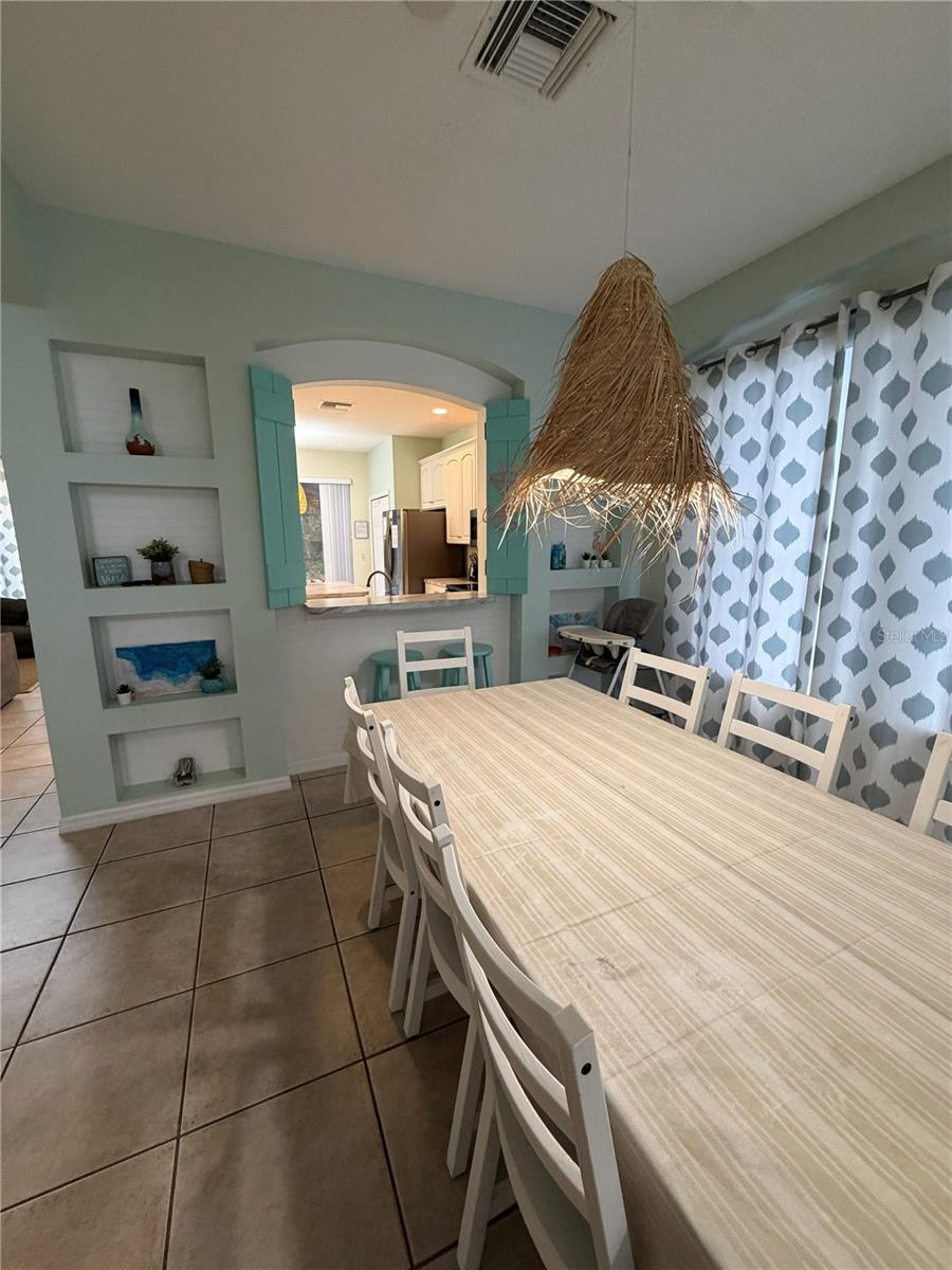 Image 6 of 49 For 1055 Lake Berkley Drive