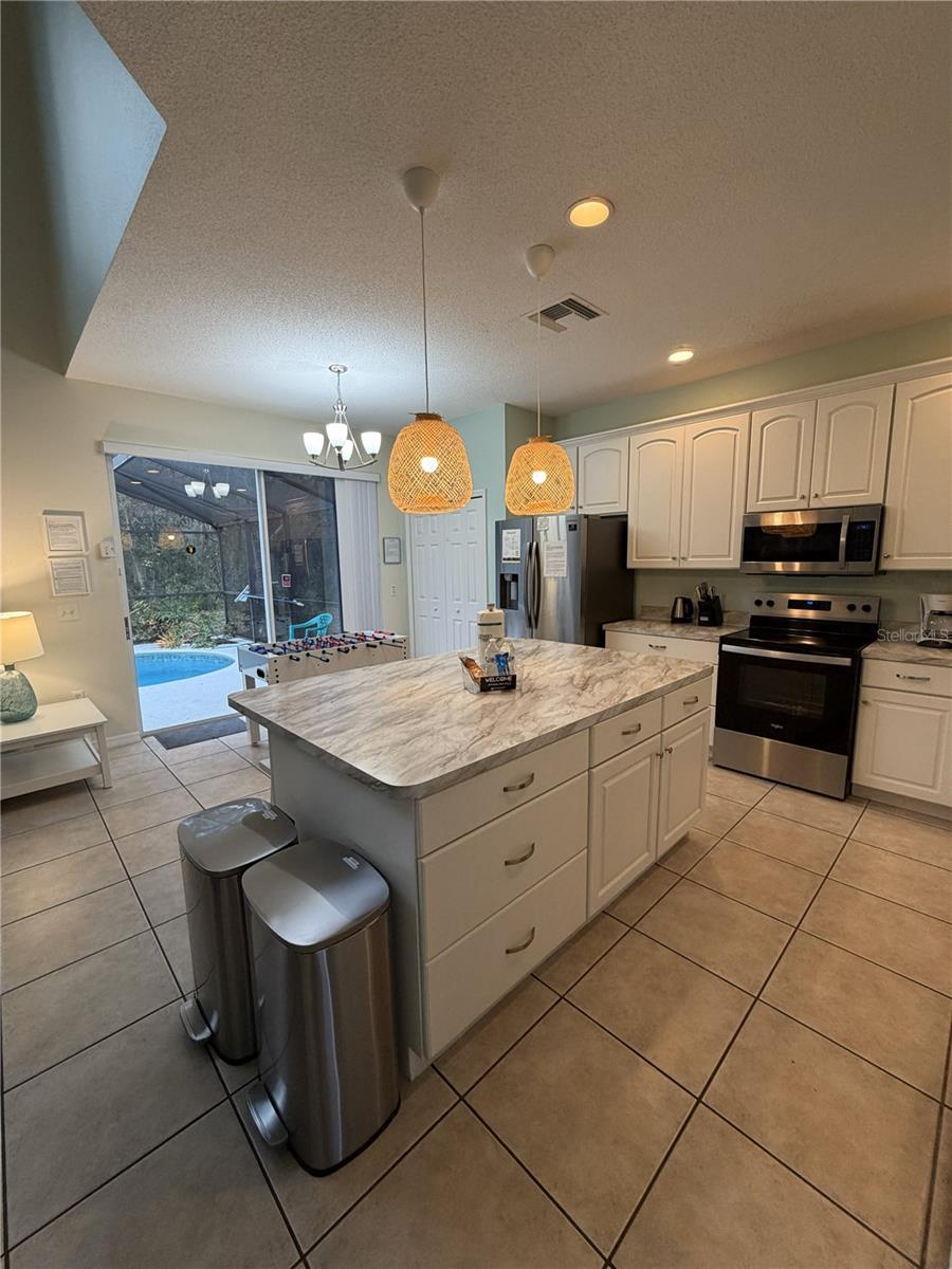 Image 8 of 49 For 1055 Lake Berkley Drive