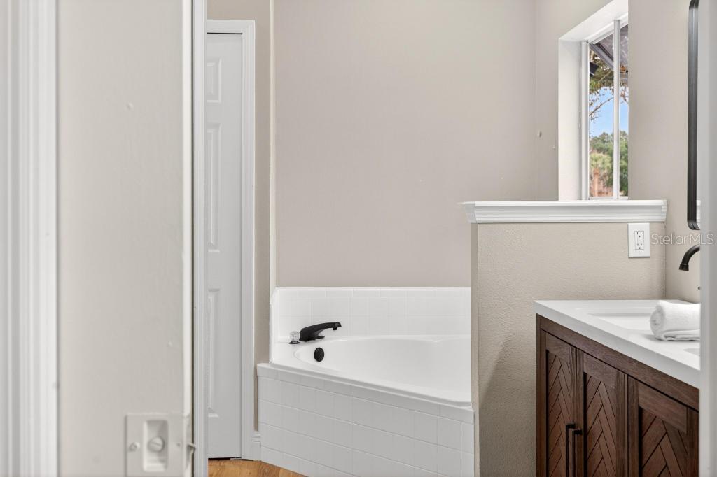 Image 17 of 84 For 201 Sterling Rose Court