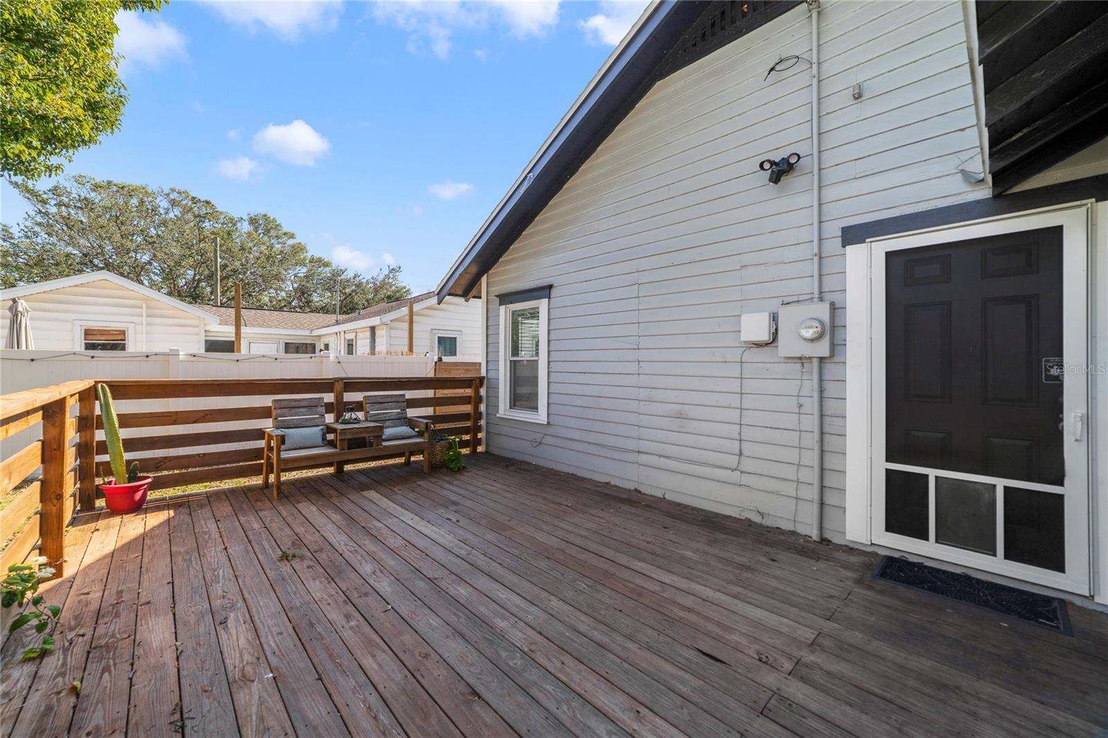 Image 23 of 36 For 2011 Dartmouth Avenue N