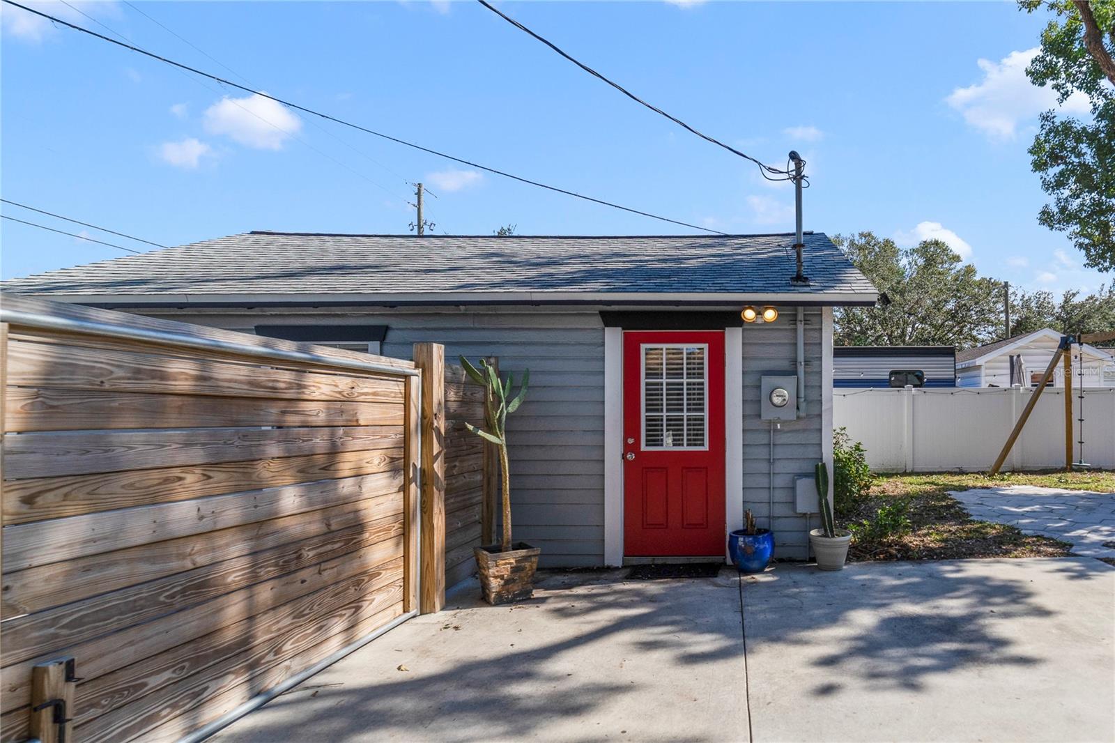 Image 30 of 36 For 2011 Dartmouth Avenue N