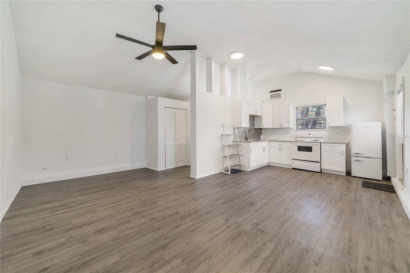 Image 31 of 36 For 2011 Dartmouth Avenue N