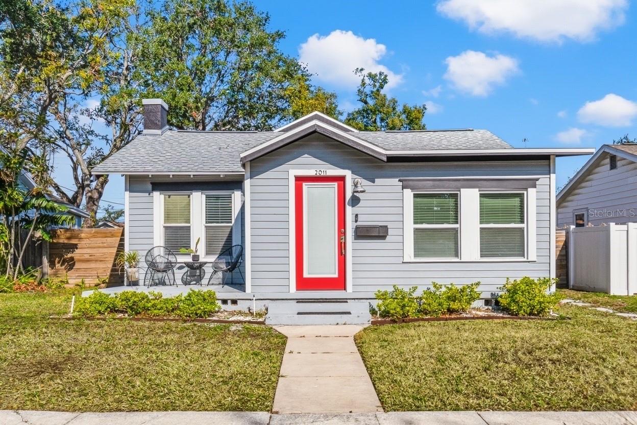 Image 4 of 36 For 2011 Dartmouth Avenue N