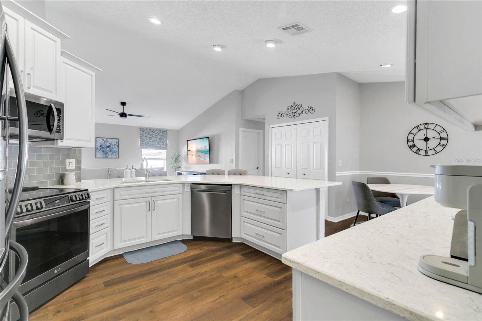 Image 15 of 38 For 1030 Catfish Creek Court