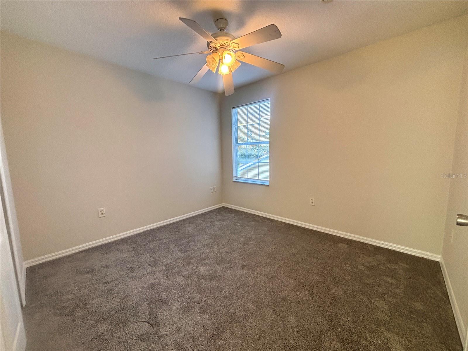 Image 11 of 16 For 1064 Park Central Circle