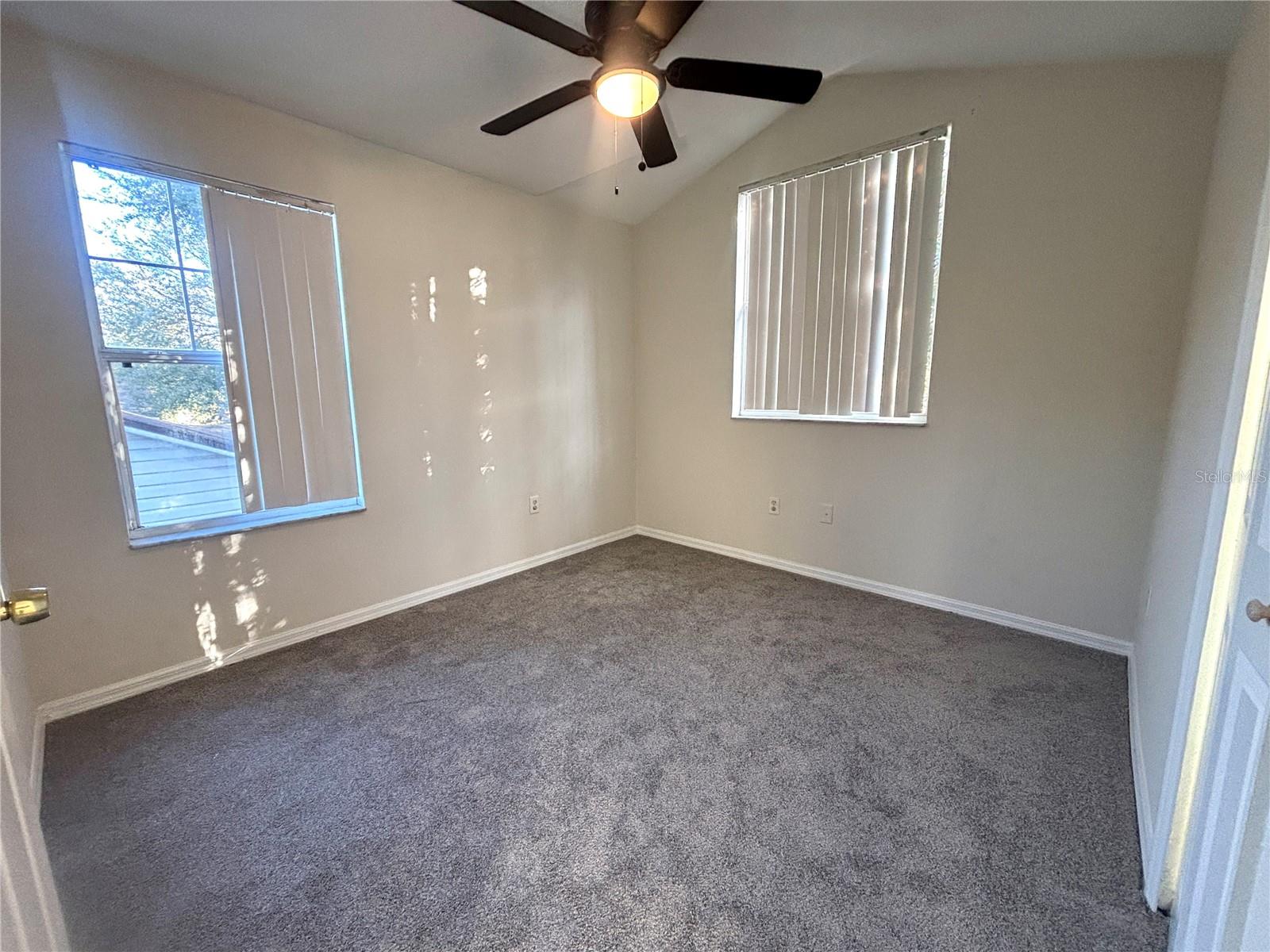 Image 13 of 16 For 1064 Park Central Circle