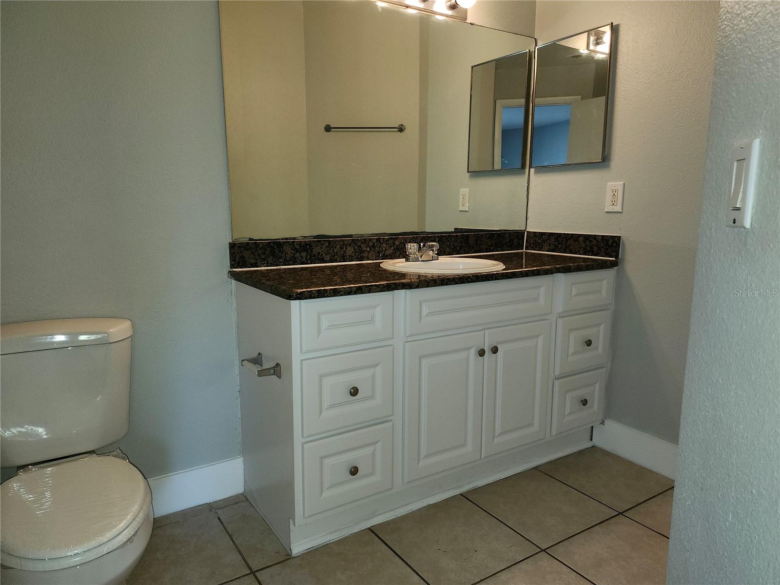 Image 10 of 24 For 4720 Walden Circle 33