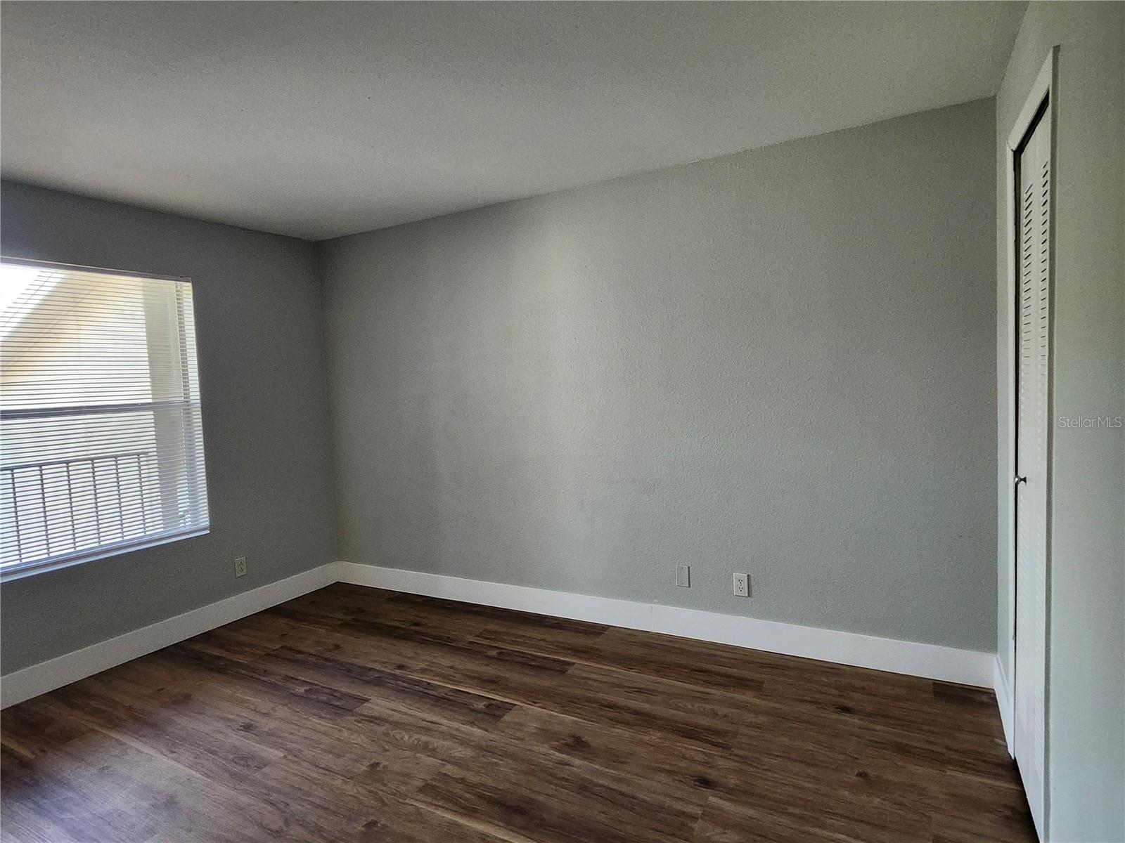 Image 12 of 24 For 4720 Walden Circle 33