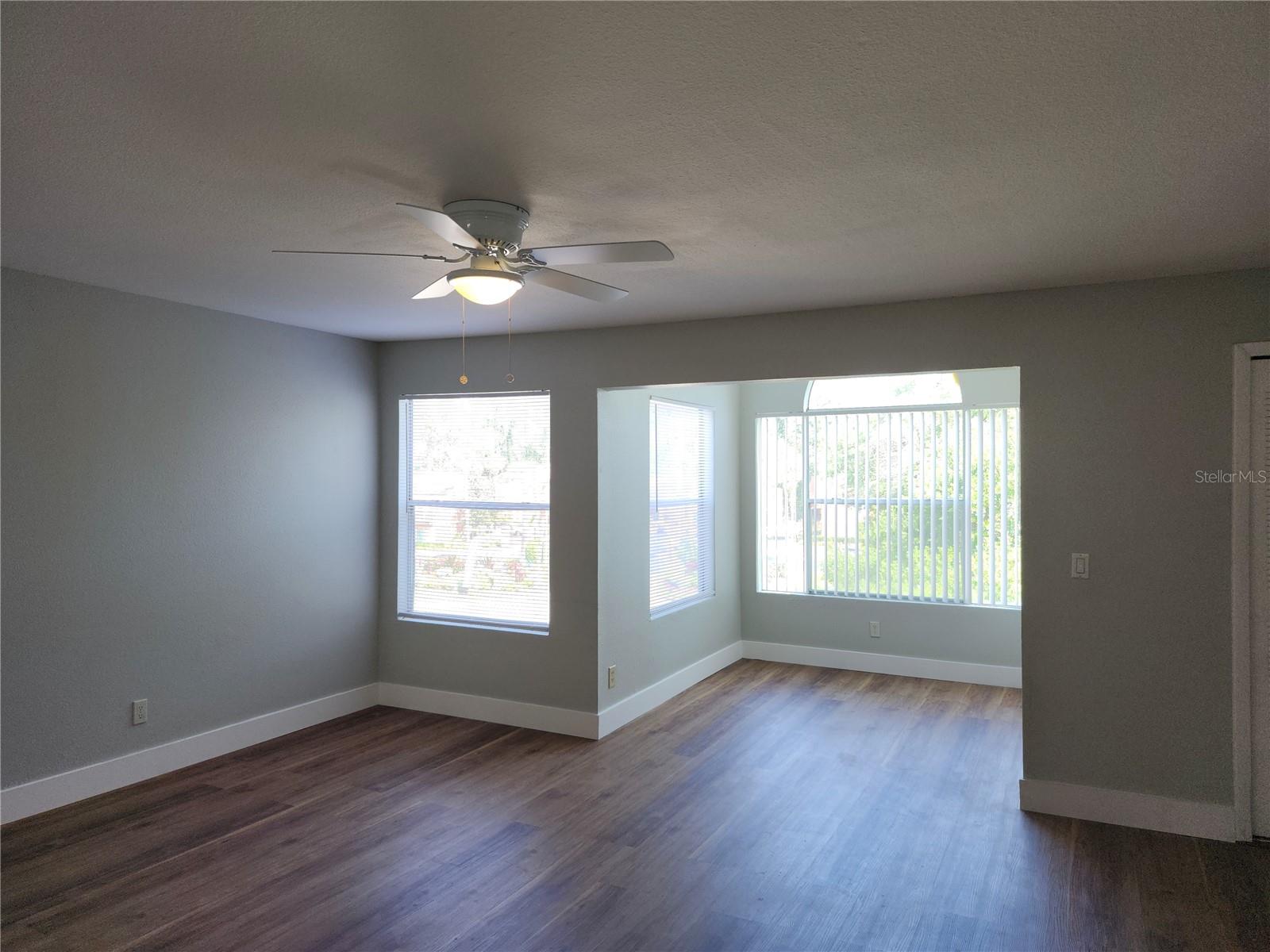 Image 16 of 24 For 4720 Walden Circle 33