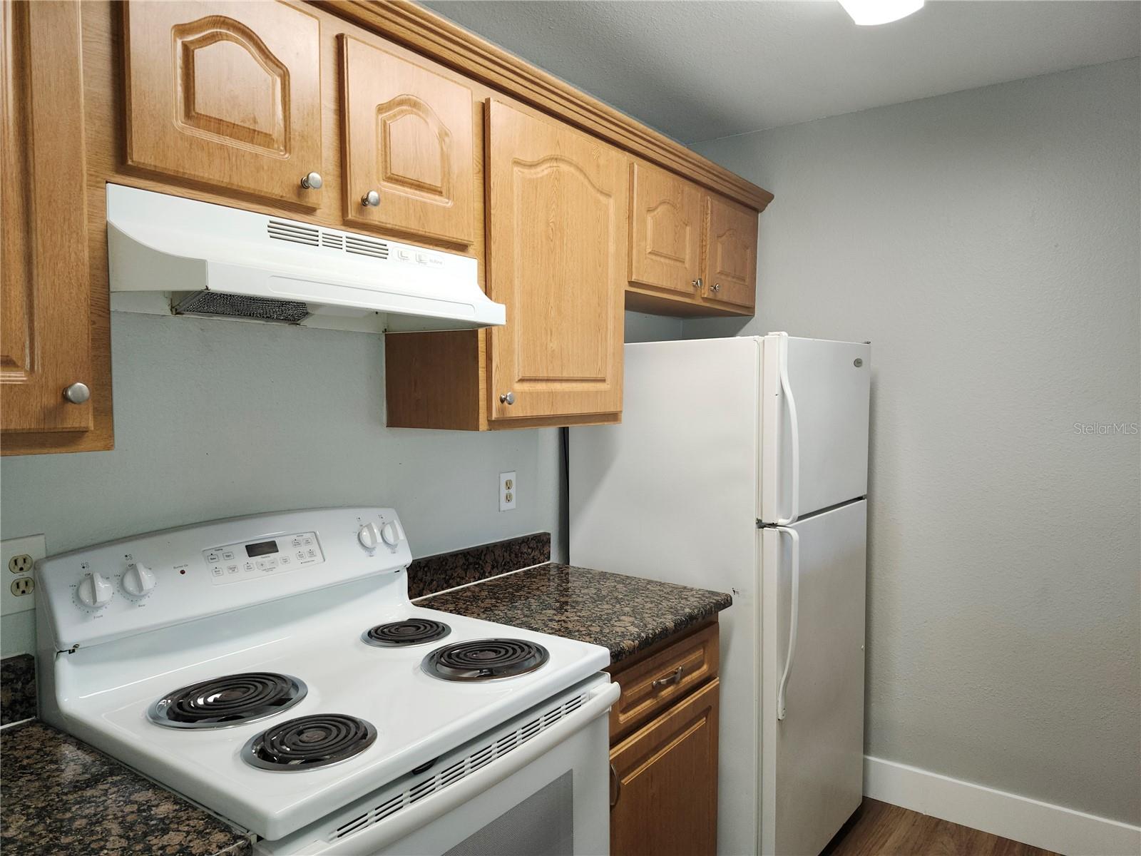 Image 17 of 24 For 4720 Walden Circle 33