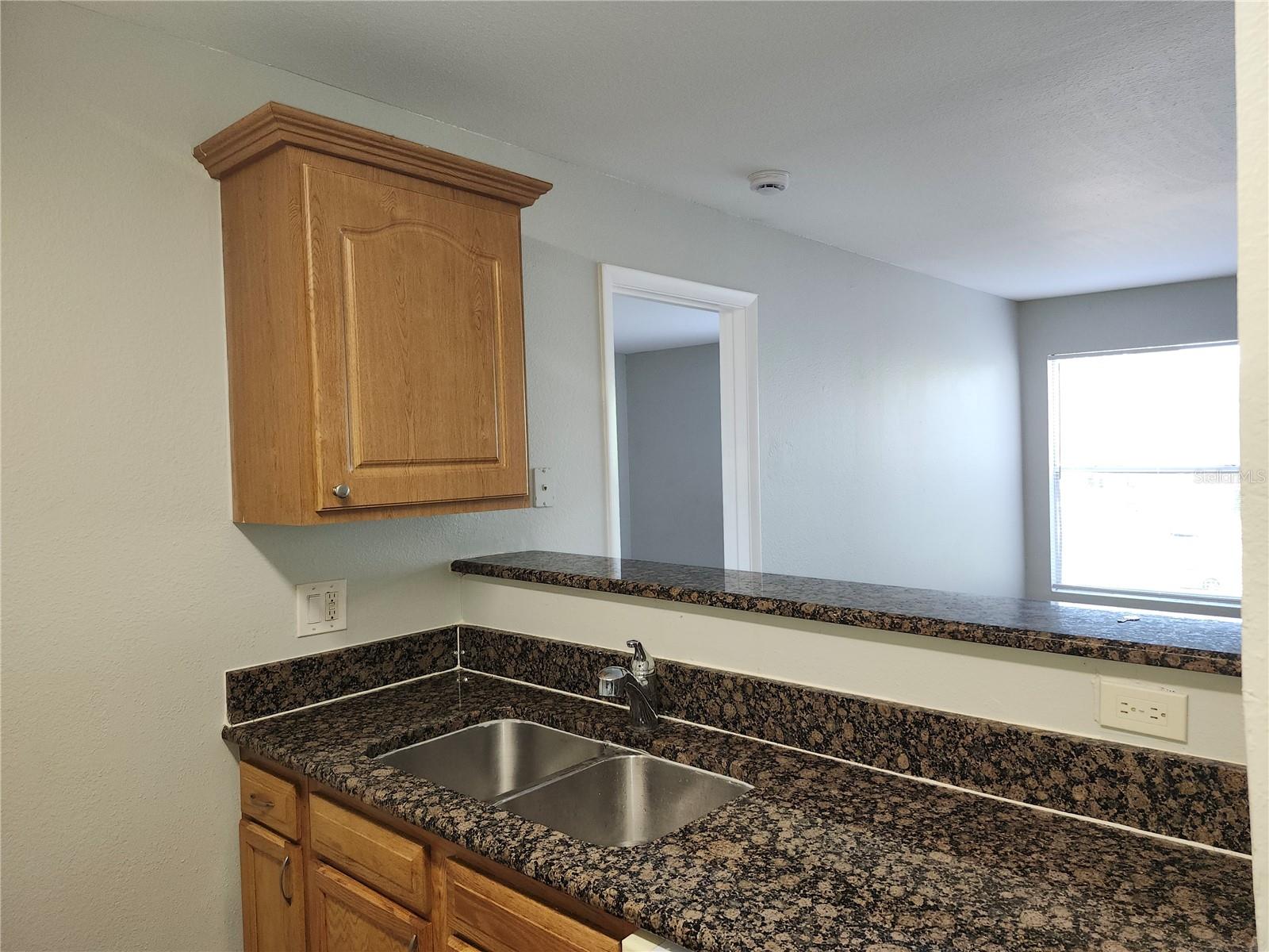 Image 18 of 24 For 4720 Walden Circle 33