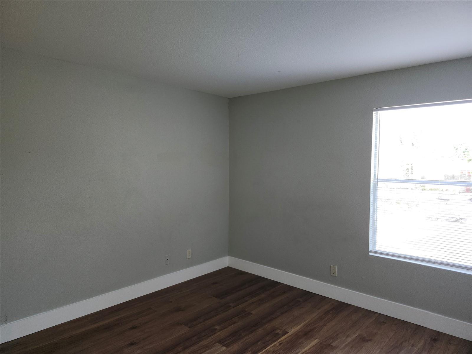 Image 19 of 24 For 4720 Walden Circle 33