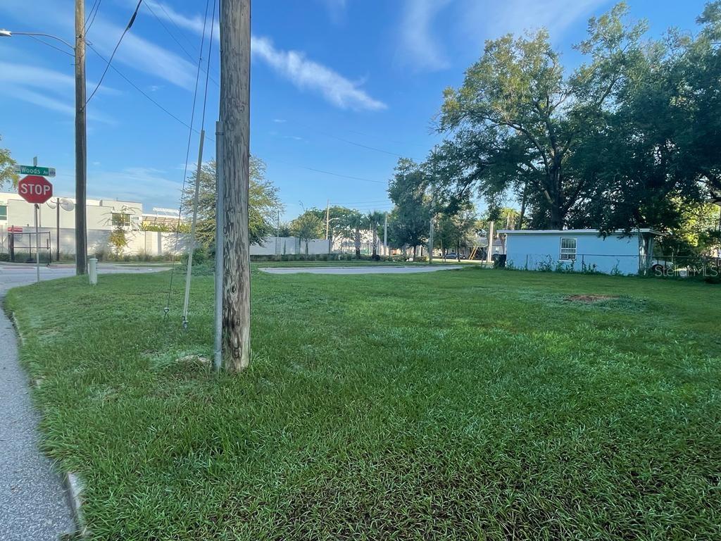 Image 2 of 9 For 1049 Colyer Street