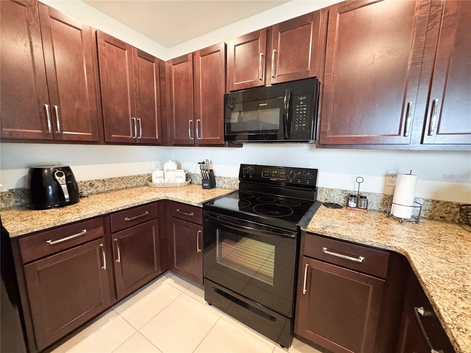 Image 16 of 51 For 11124 Leland Groves Drive