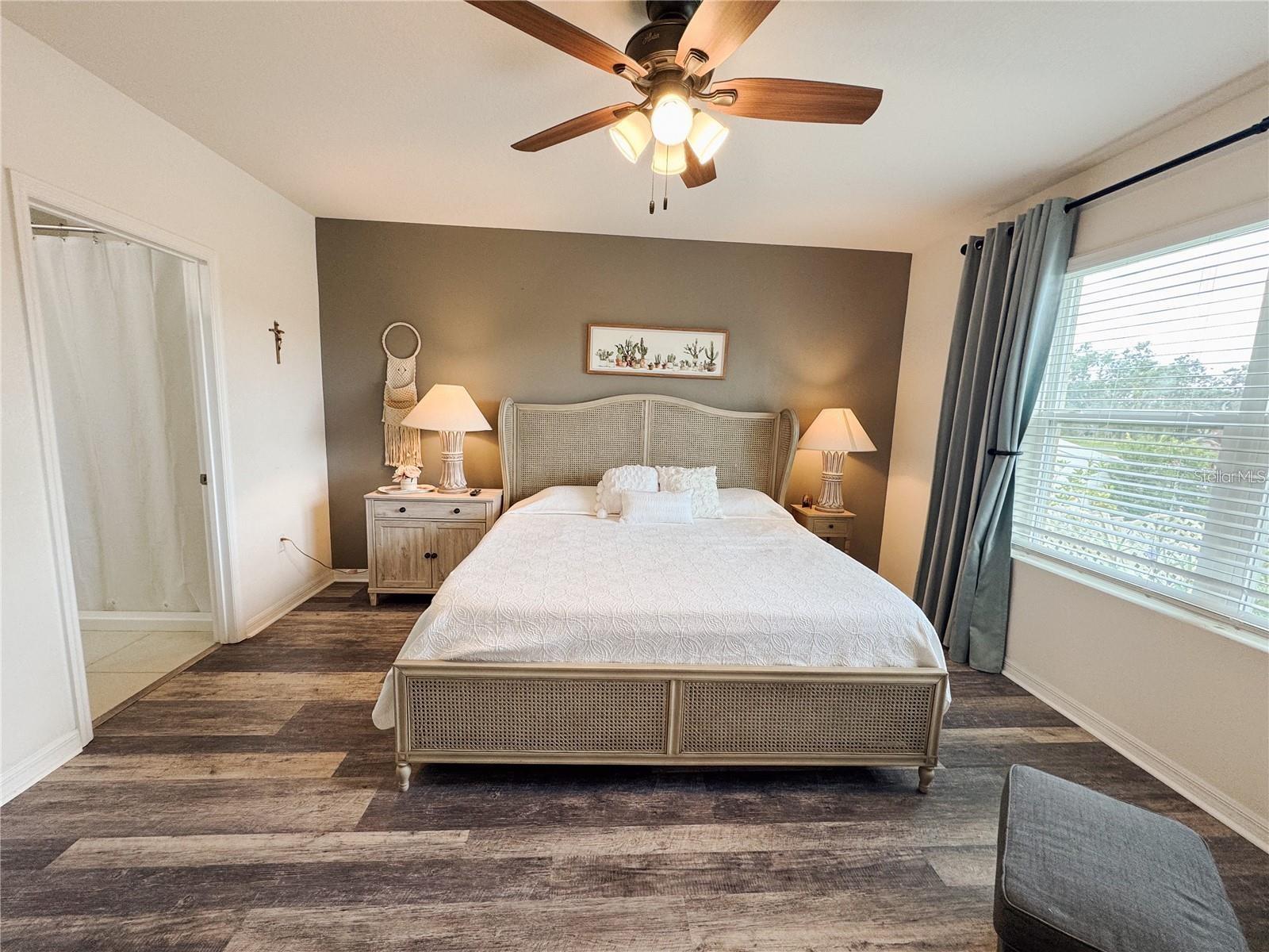 Image 20 of 51 For 11124 Leland Groves Drive