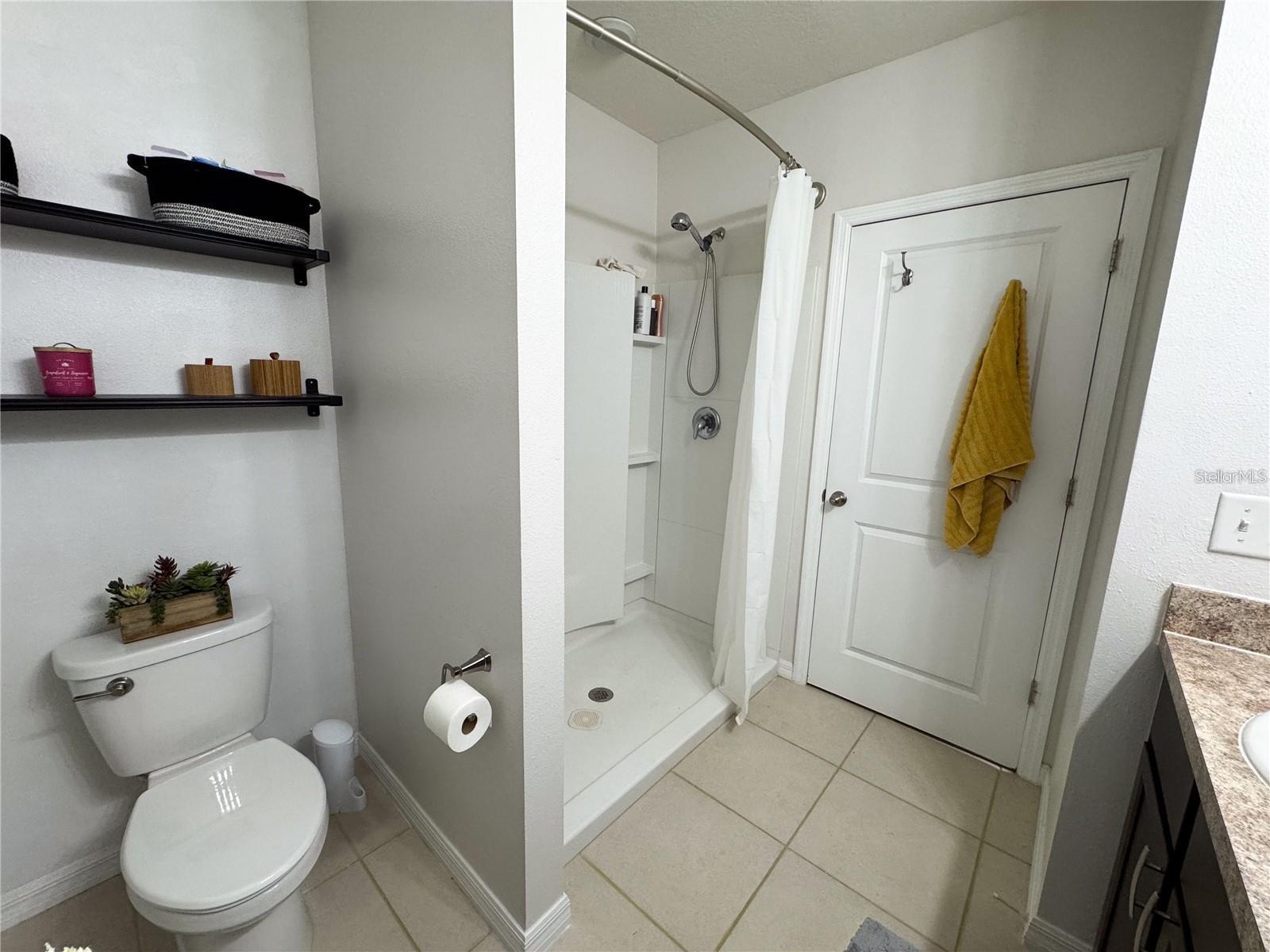 Image 24 of 51 For 11124 Leland Groves Drive