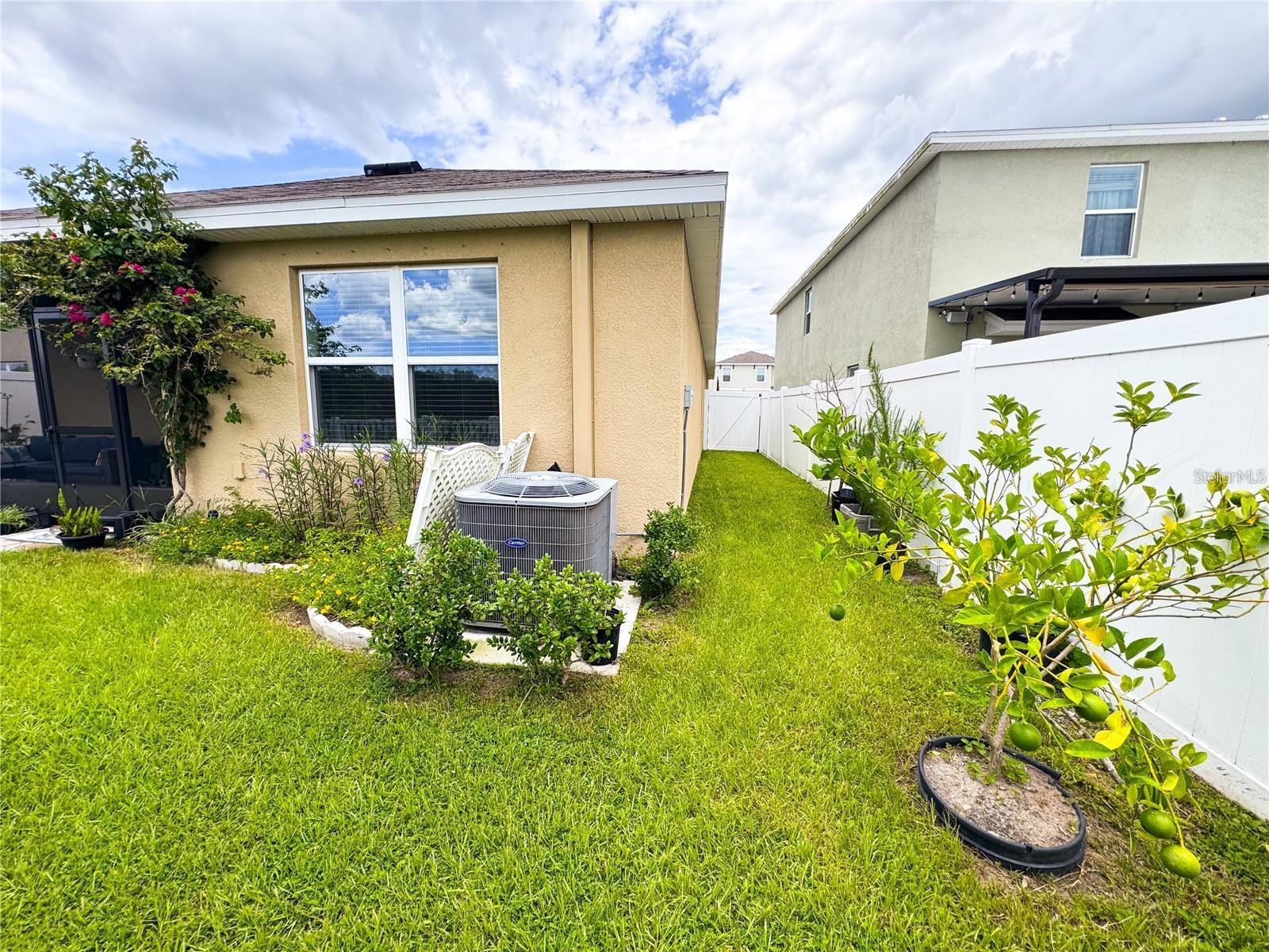 Image 39 of 51 For 11124 Leland Groves Drive