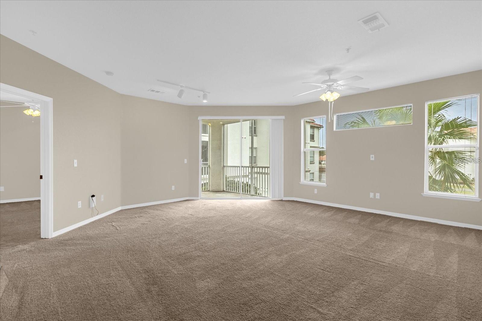 Image 9 of 27 For 2639 Maitland Crossing Way 201