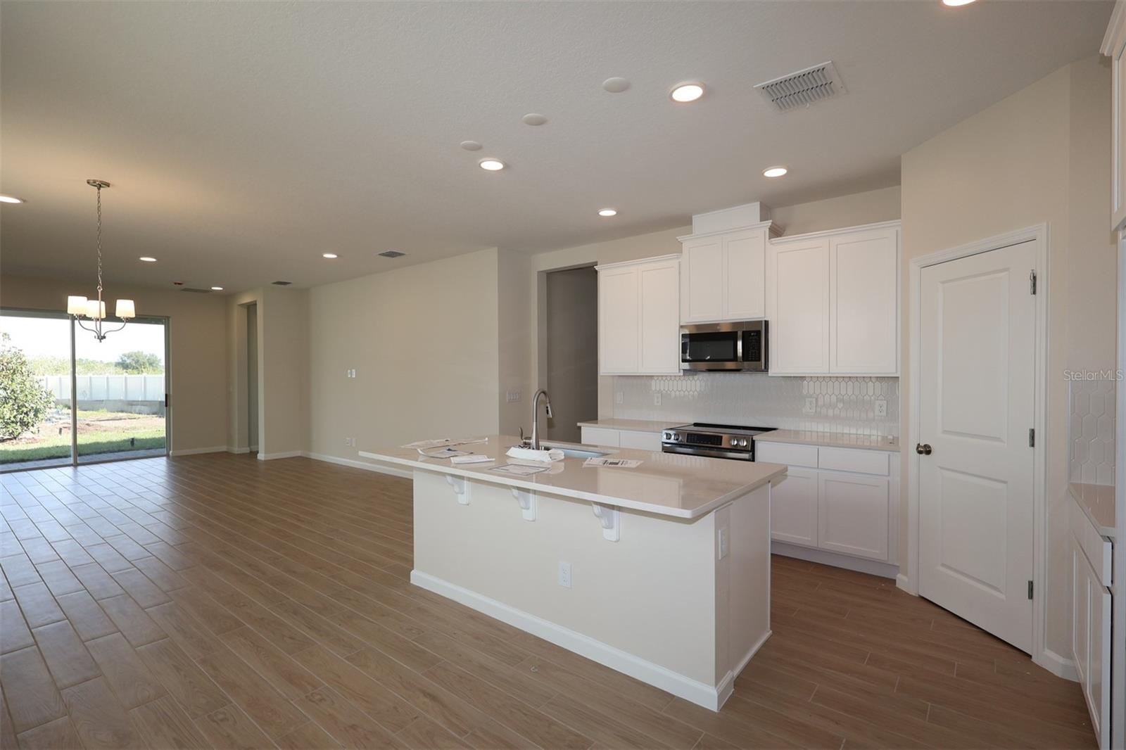 Image 5 of 24 For 6711 Yellow Warbler Bend