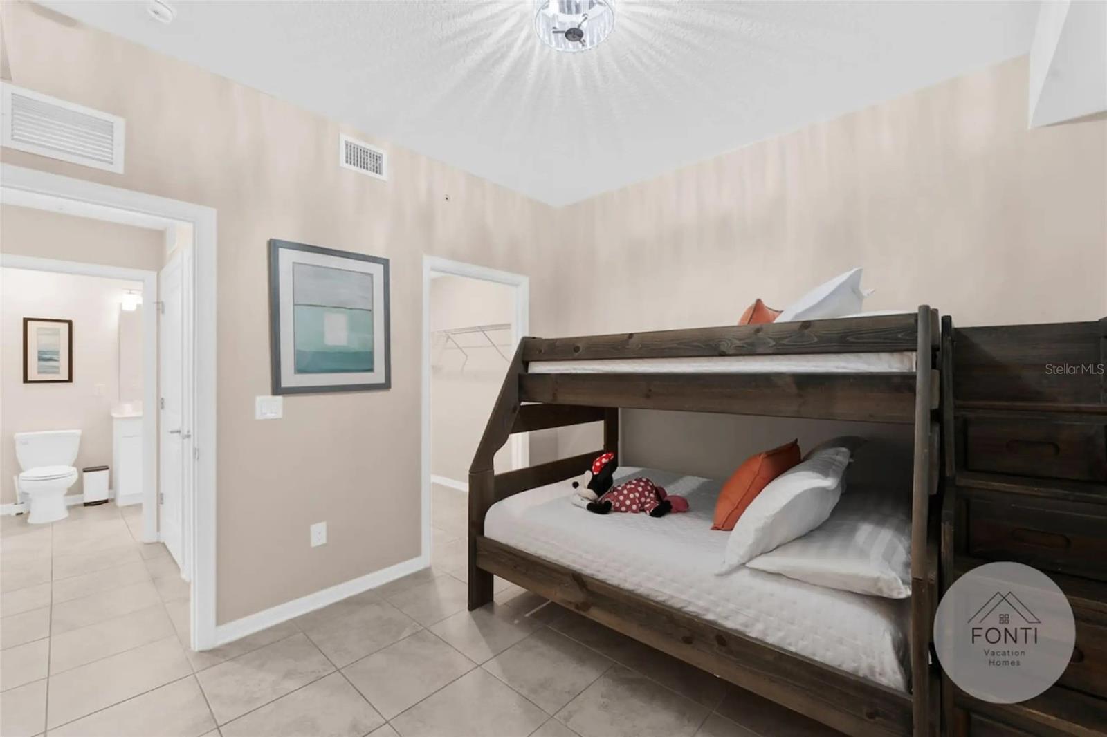 Image 24 of 46 For 3141 Paradox Circle 104