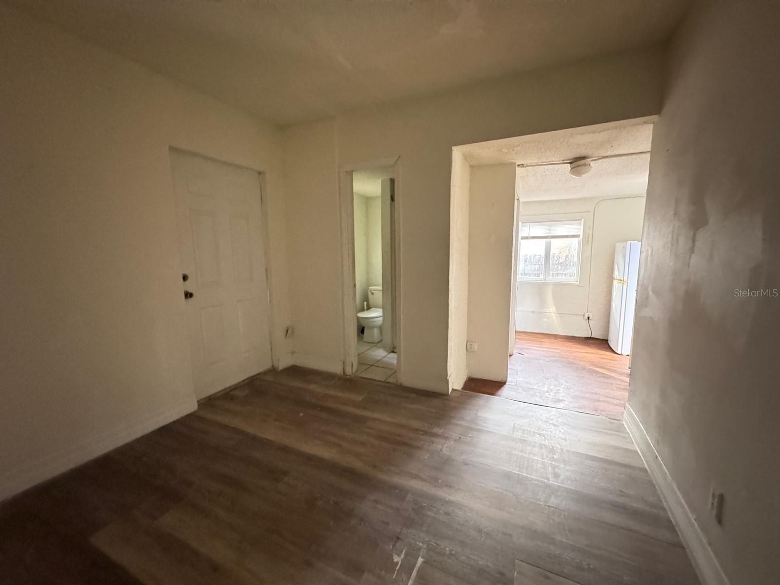 Listing photo id 1 for 728 Columbia Street