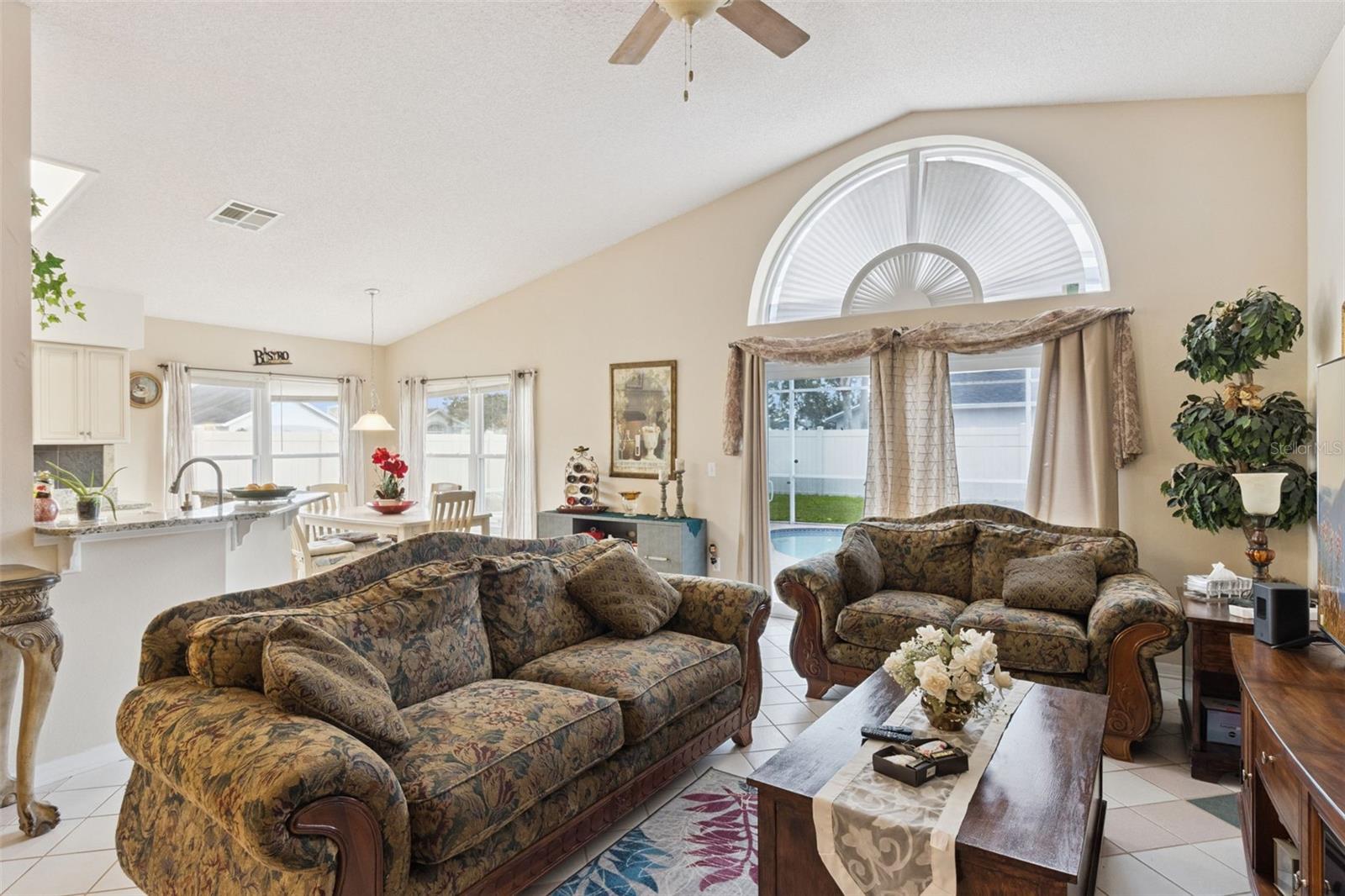 Image 11 of 33 For 2955 Pembridge Street