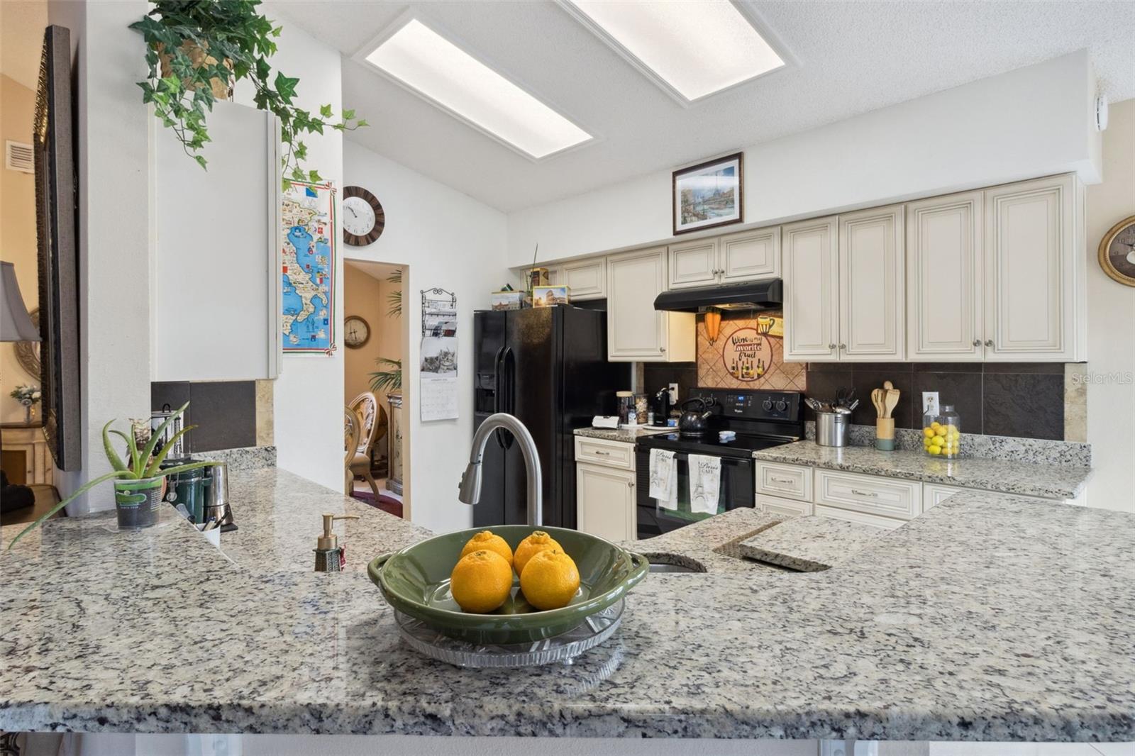 Image 16 of 33 For 2955 Pembridge Street